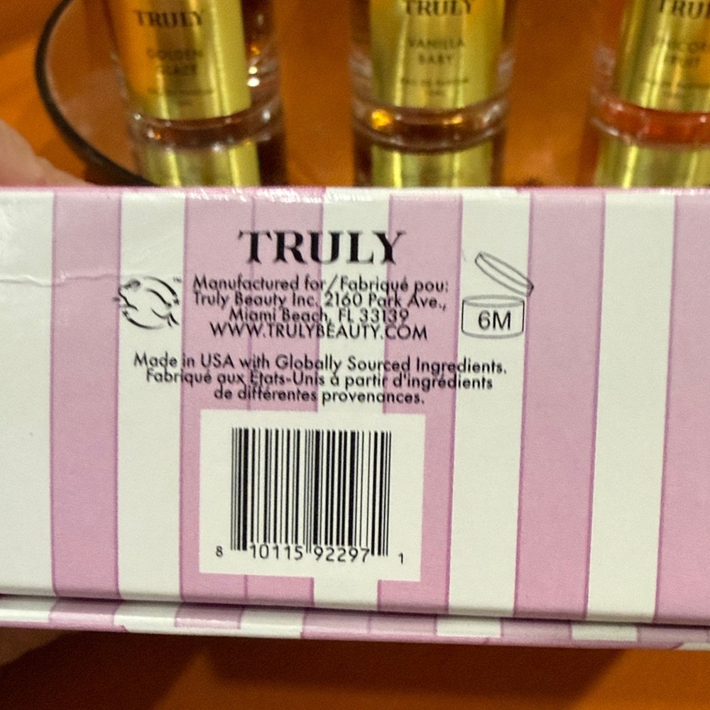 TRULY The Perfumer's Set - Pink & Gold Mini Fragrance Trio - Picture 2 of 3